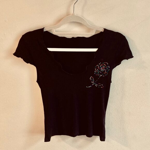 Black Graphic Rhinestone Cap Sleeved V-neck Shirt Size S - Picture 1 of 9
